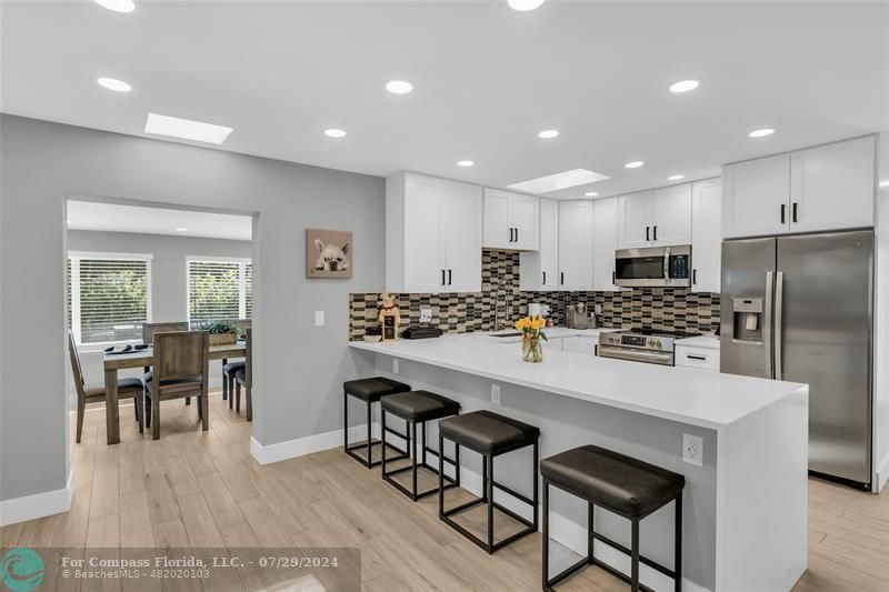 2817 Northeast 9th Ave