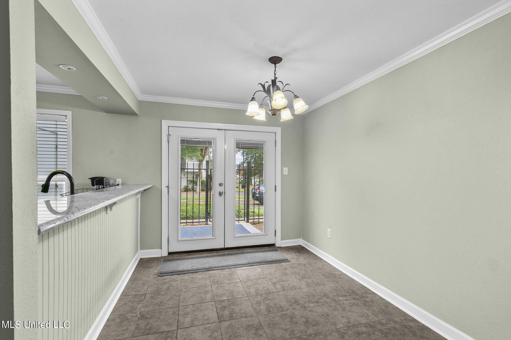 550 Post Road, Unit 102 Ridgeland, MS 39157 - Photo 11 of 37 Dining area