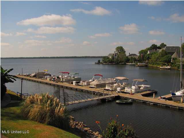 550 Post Road, Unit 102 Ridgeland, MS 39157 - Photo 36 of 37 point clear boat slips