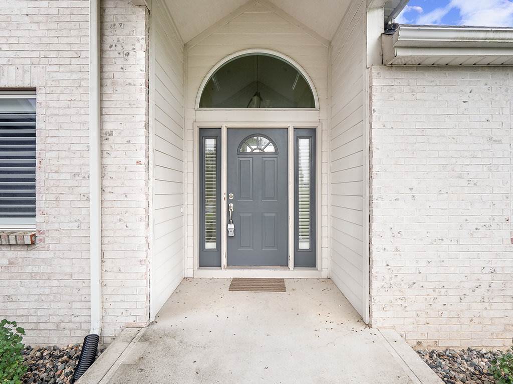 10207 Yoder Road Yoder, IN 46798 - Photo 3 of 36