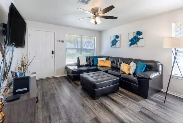 $1,475 | 2304 Smith Branch Boulevard, Unit A, Georgetown, TX 78626