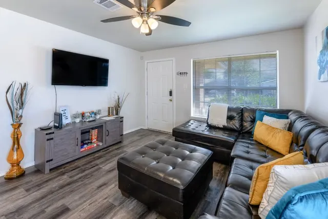 $1,475 | 2304 Smith Branch Boulevard, Unit A, Georgetown, TX 78626