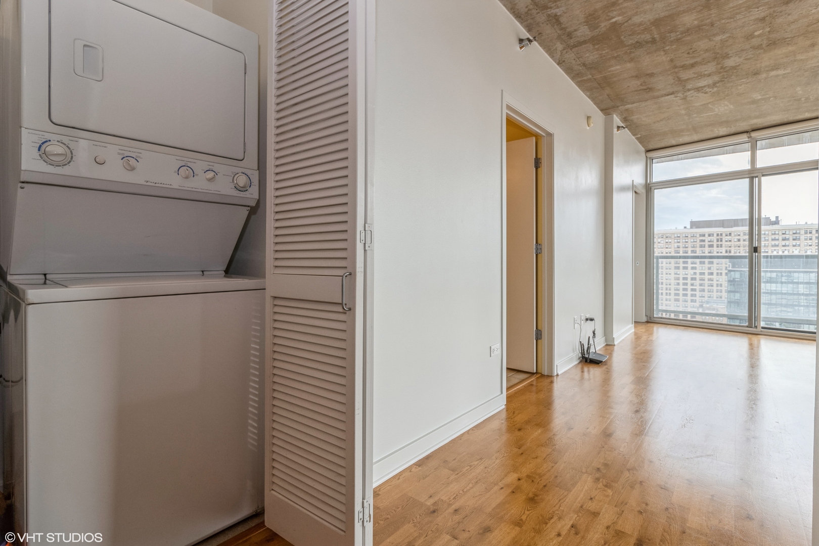 611 South Wells Street, Unit 2108 Chicago, IL 60607 - Photo 10 of 11 Gallery Image 10
