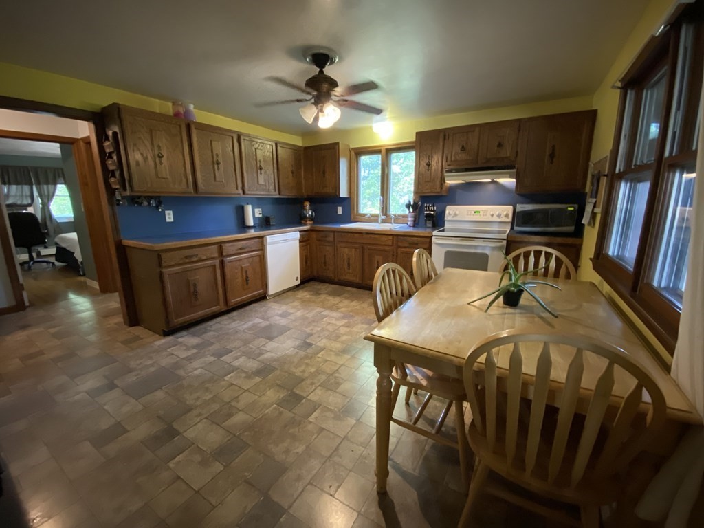 4 Rakeville Circle Bellingham, MA 02019 - Photo 18 of 41 Gallery Image 18