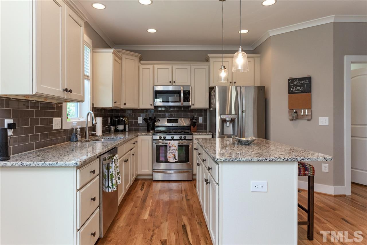 153 Pineland Circle Raleigh, NC 27606 - Photo 8 of 25