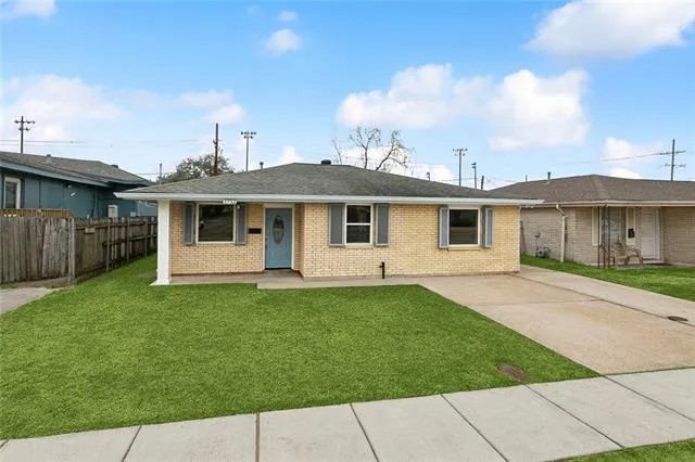 $215,000 | 1712 Dogwood Drive, Harvey, LA 70058