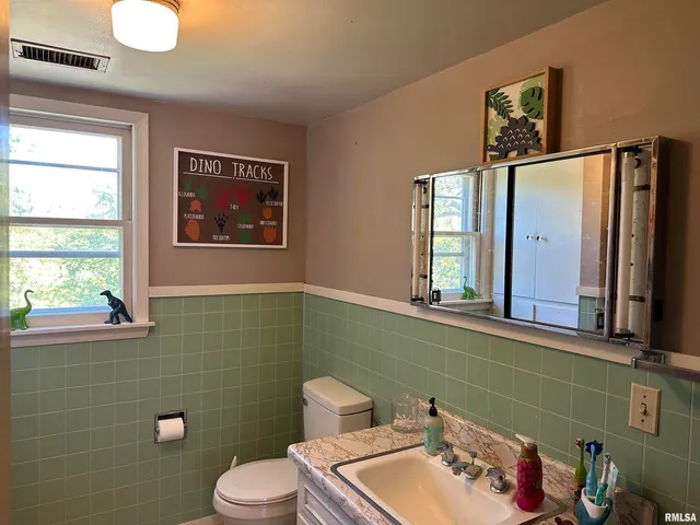 $238,000 | 407 West Water Street, Pinckneyville, IL 62274