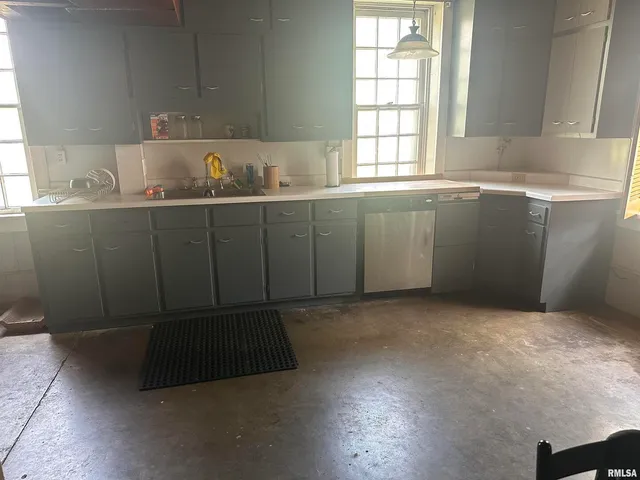 $238,000 | 407 West Water Street, Pinckneyville, IL 62274