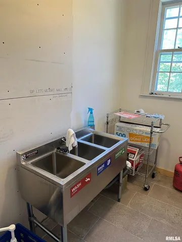 $238,000 | 407 West Water Street, Pinckneyville, IL 62274