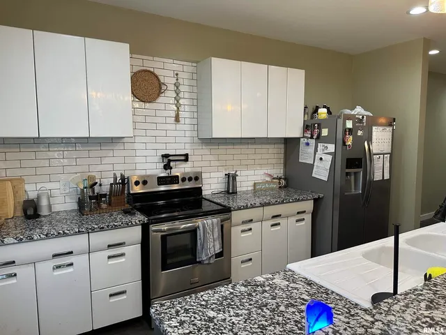 $238,000 | 407 West Water Street, Pinckneyville, IL 62274