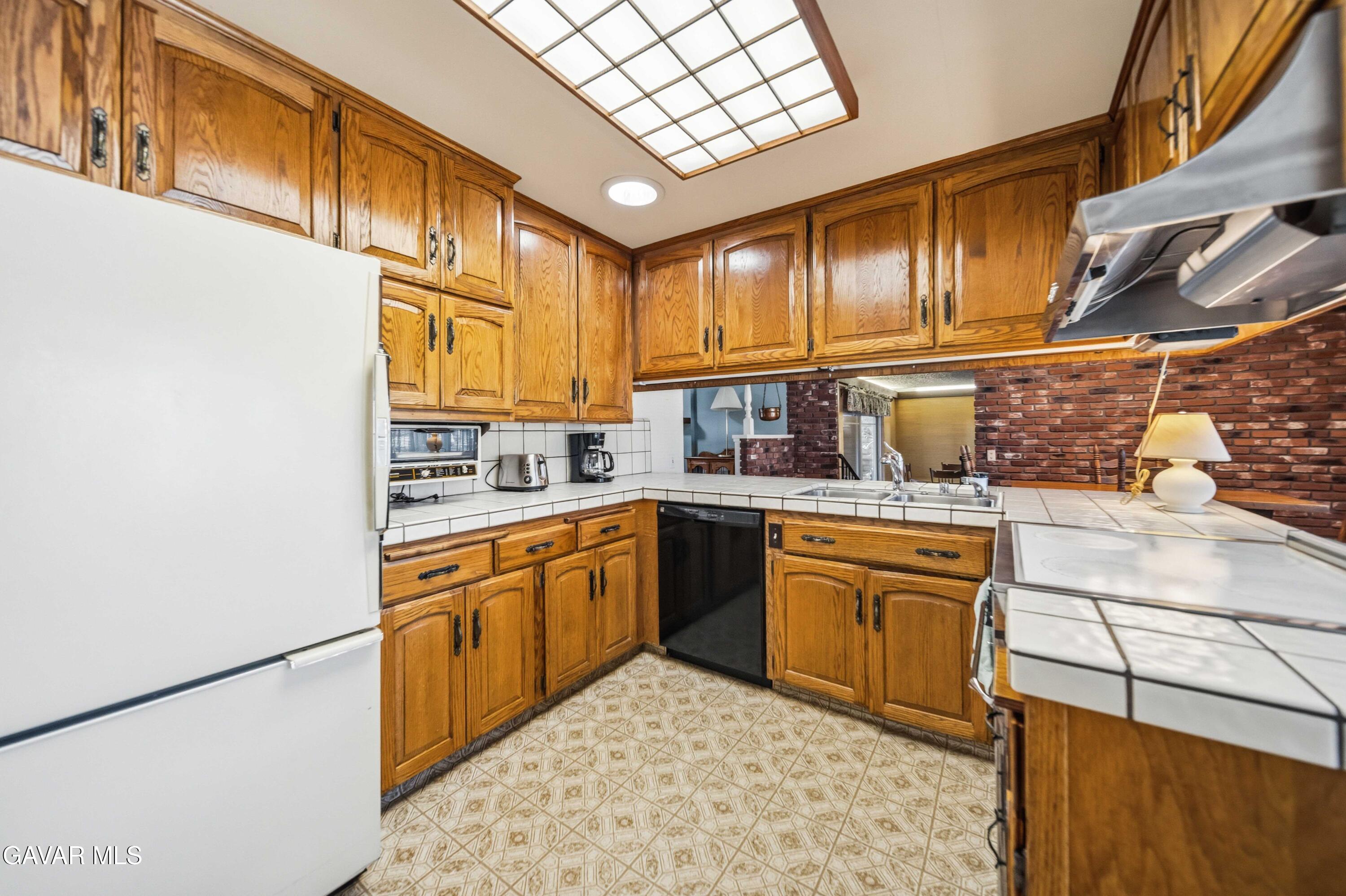 10739 Reseda Boulevard Porter Ranch, CA 91326 - Photo 15 of 57 10739 Reseda Blvd Porter Ranch-15