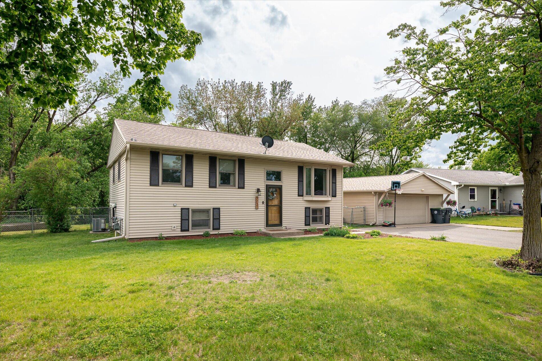3032 South Marion Road La Crosse, WI 54601 - Photo 1 of 23 01-3032 S Marion Rd La Crosse-00742