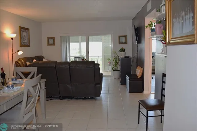 $149,000 | 4400 Hillcrest Drive, Unit 605A, Hollywood, FL 33021