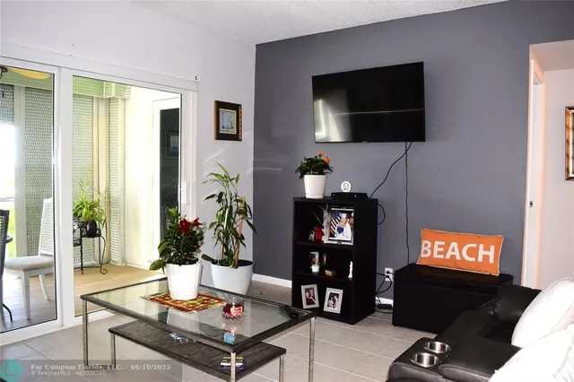 $149,000 | 4400 Hillcrest Drive, Unit 605A, Hollywood, FL 33021