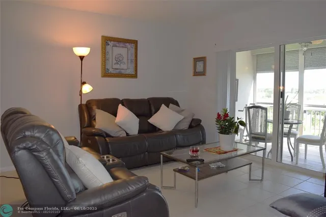 $149,000 | 4400 Hillcrest Drive, Unit 605A, Hollywood, FL 33021