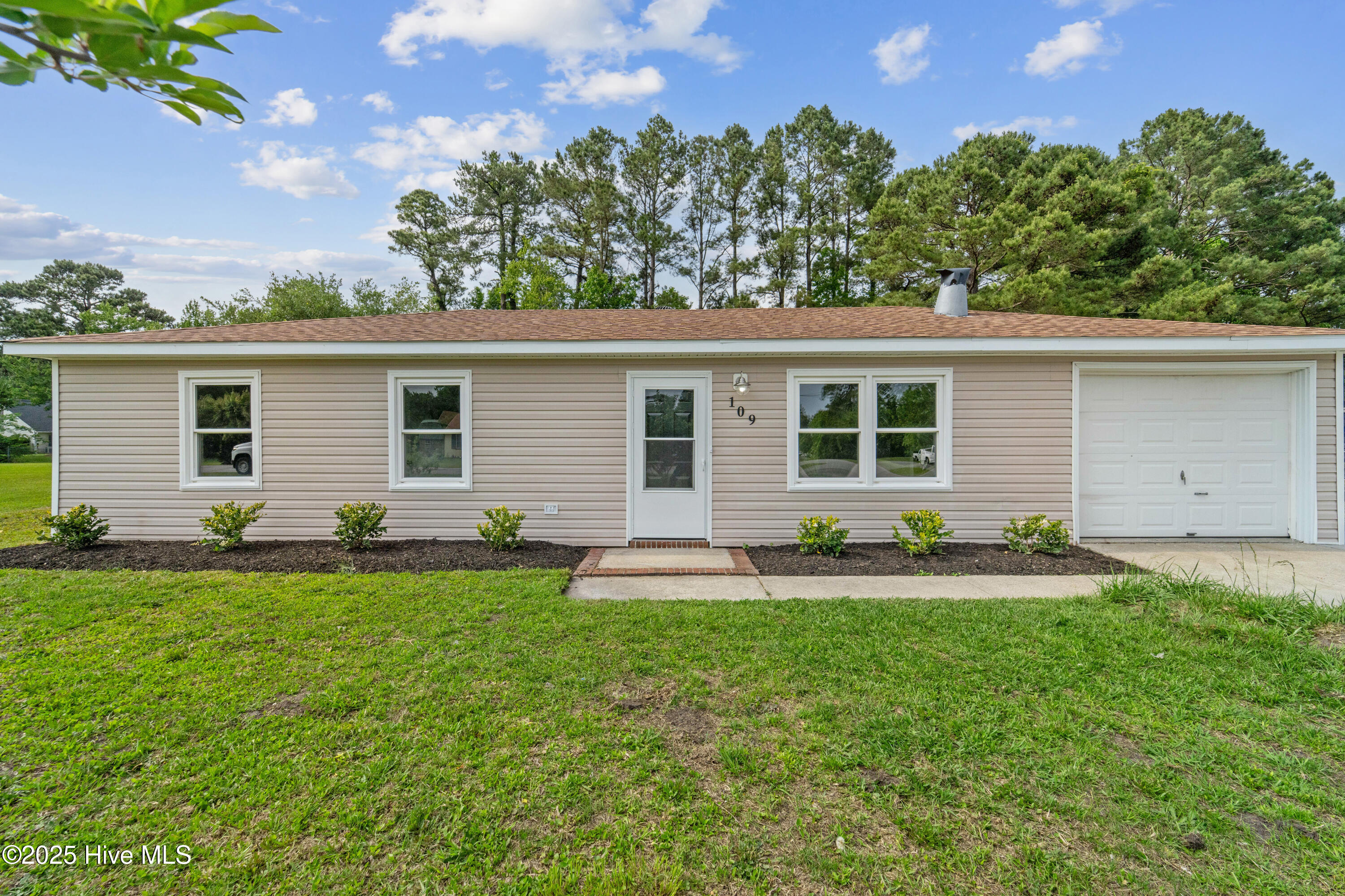 109 Shipman Road Havelock, NC 28532 - Photo 1 of 27 Front