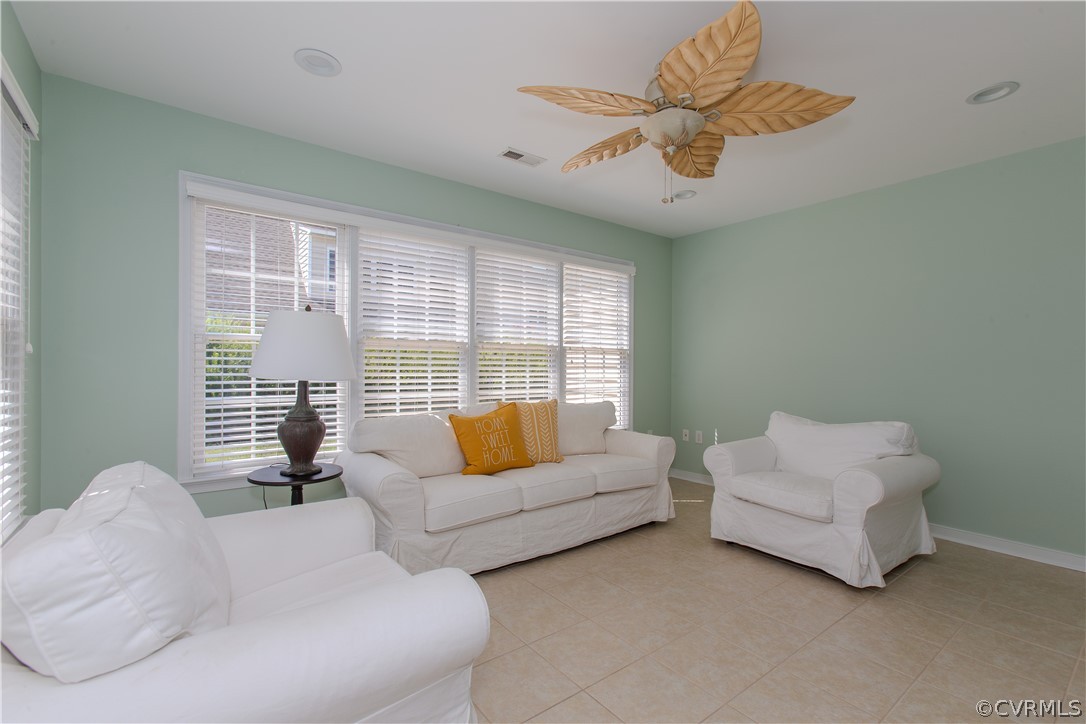5056 Park Commons Loop Glen Allen, VA 23059 - Photo 12 of 29 a living room with furniture and a large window