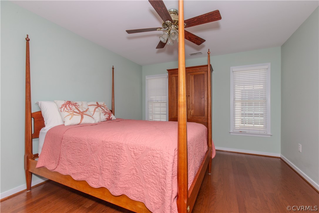 5056 Park Commons Loop Glen Allen, VA 23059 - Photo 20 of 29 a bedroom with a bed and a window