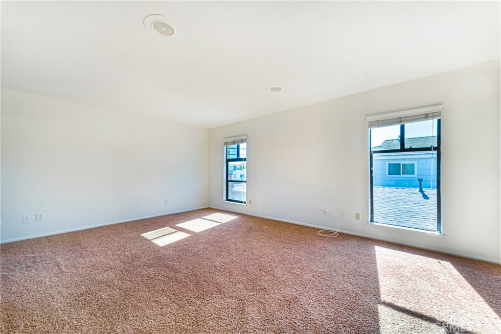 240 Santa Monica Drive Oxnard, CA 93035 - Photo 28 of 43