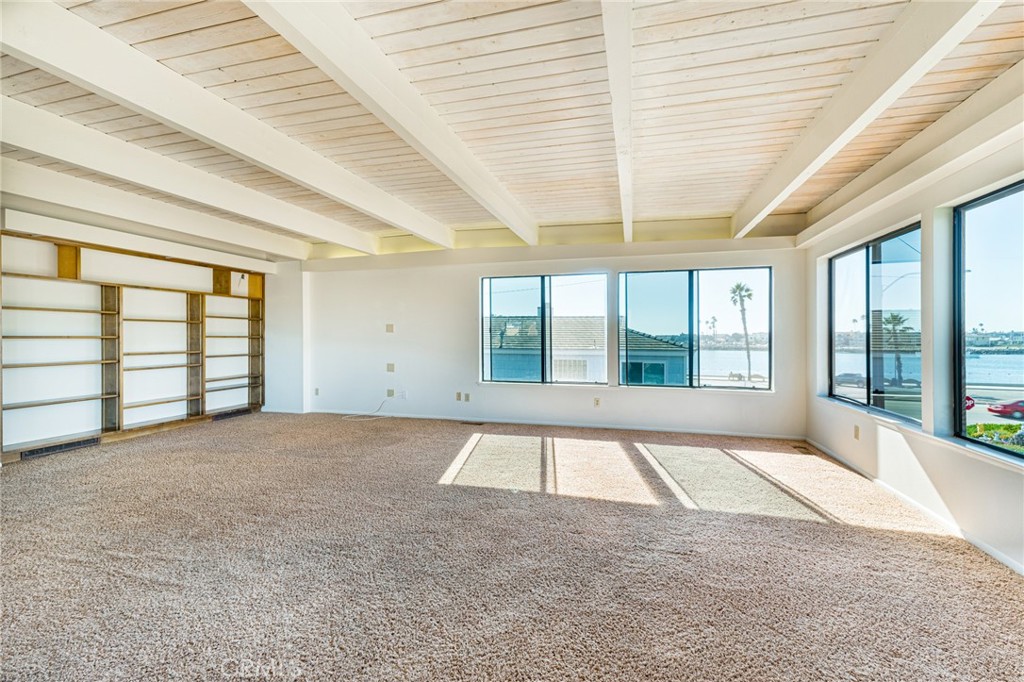 240 Santa Monica Drive Oxnard, CA 93035 - Photo 3 of 43