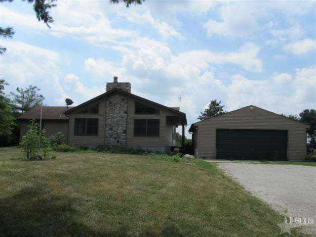 11417 Watterson Road Churubusco, IN 46723 - Photo 1 of 14