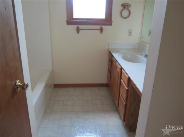 11417 Watterson Road Churubusco, IN 46723 - Photo 9 of 14