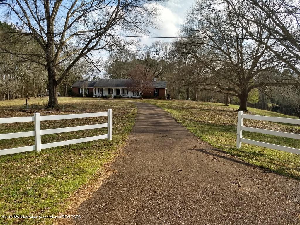 1835 Stable Road Hernando, MS 38632 - Photo 1 of 23 IS27mkkjldtbuk1000000000