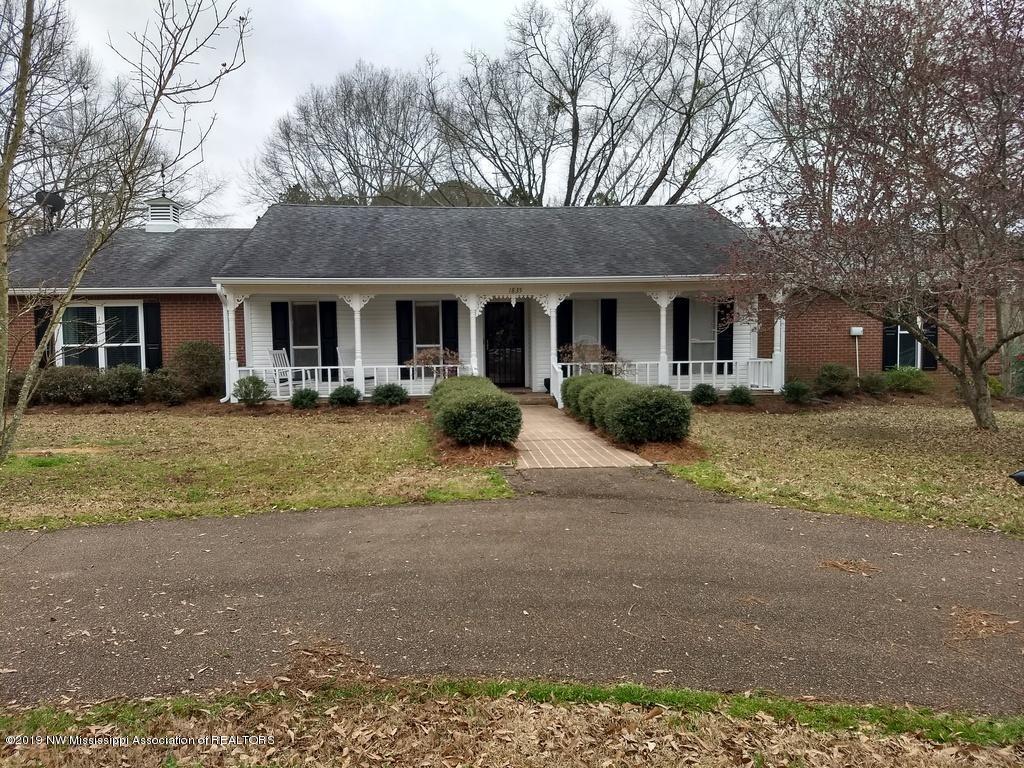 1835 Stable Road Hernando, MS 38632 - Photo 2 of 23 ISadow2qpl19uk1000000000
