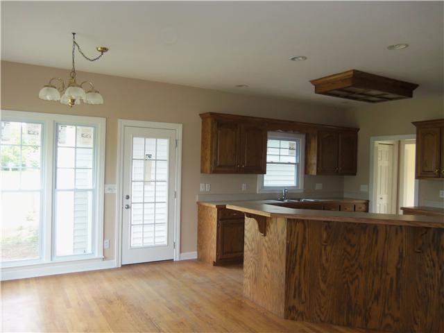1250 Carter Blake Road Tullahoma, TN 37388 - Photo 11 of 20 The kitchen/breakfast room area...