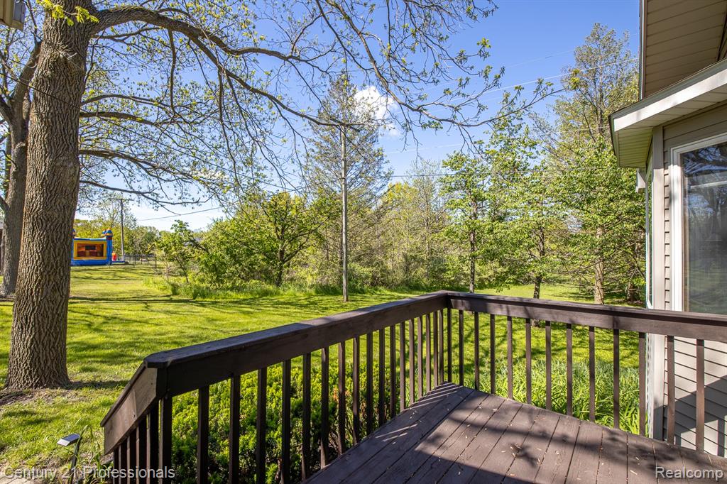 943 North Hacker Road Howell, MI 48843 - Photo 39 of 46