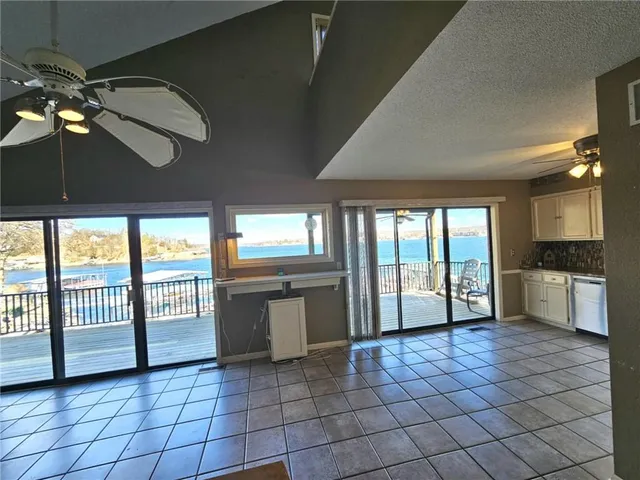 $648,000 | 569 Sunrise Acres Point, Sunrise Beach, MO 65079