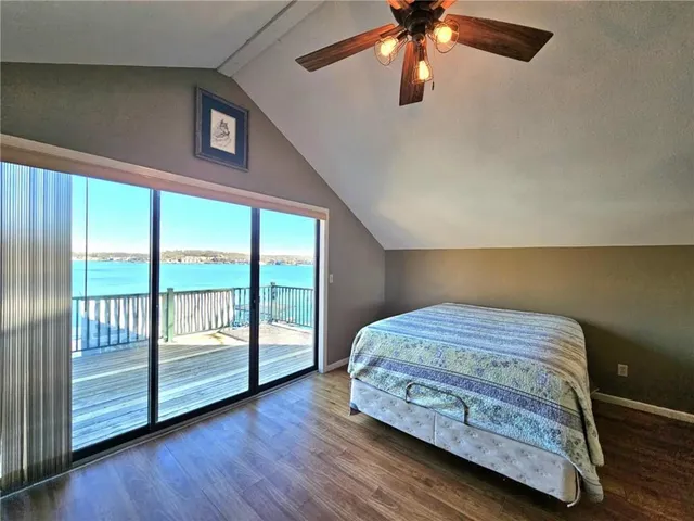 $648,000 | 569 Sunrise Acres Point, Sunrise Beach, MO 65079