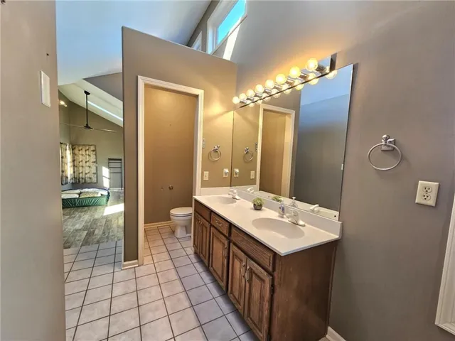 $648,000 | 569 Sunrise Acres Point, Sunrise Beach, MO 65079