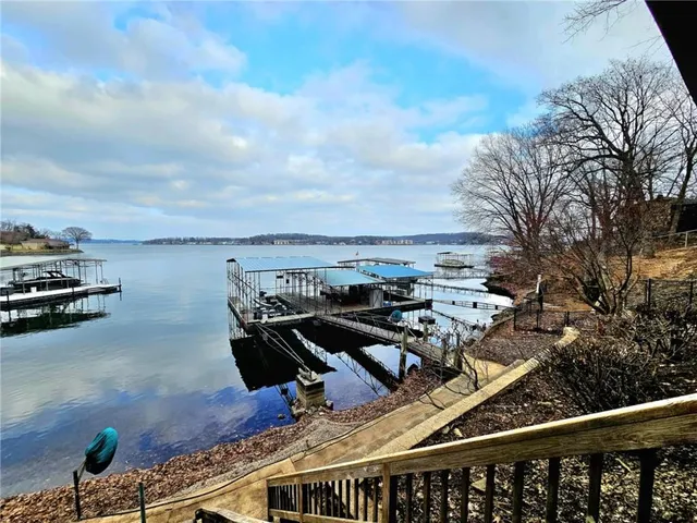 $648,000 | 569 Sunrise Acres Point, Sunrise Beach, MO 65079
