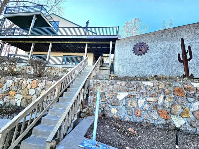 $648,000 | 569 Sunrise Acres Point, Sunrise Beach, MO 65079