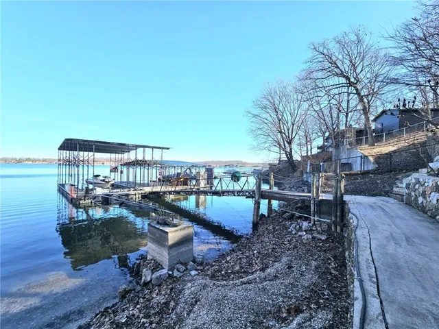 $648,000 | 569 Sunrise Acres Point, Sunrise Beach, MO 65079