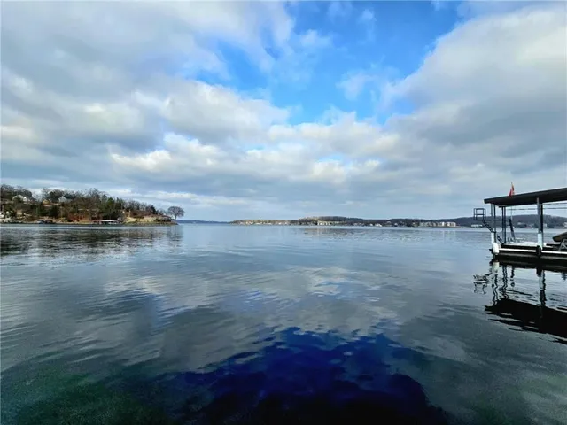 $648,000 | 569 Sunrise Acres Point, Sunrise Beach, MO 65079