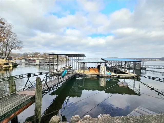 $648,000 | 569 Sunrise Acres Point, Sunrise Beach, MO 65079