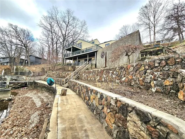 $648,000 | 569 Sunrise Acres Point, Sunrise Beach, MO 65079