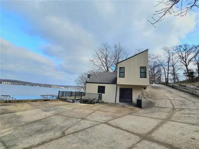 $648,000 | 569 Sunrise Acres Point, Sunrise Beach, MO 65079