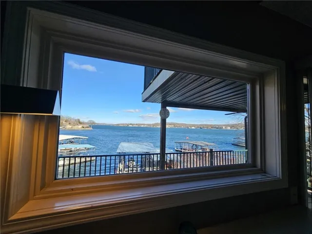 $648,000 | 569 Sunrise Acres Point, Sunrise Beach, MO 65079