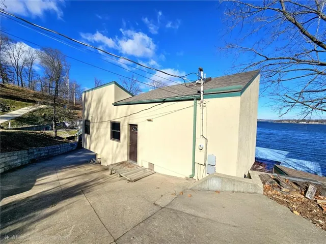 $648,000 | 569 Sunrise Acres Point, Sunrise Beach, MO 65079