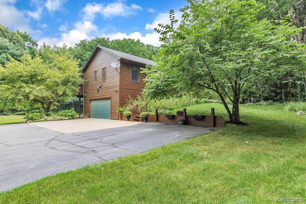 1744 Peavy Road Howell, MI 48843 - Photo 29 of 34