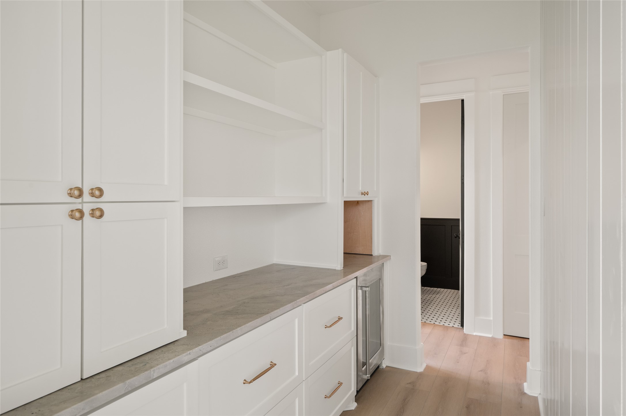 24940 Hopeview Way Montgomery, TX 77356 - Photo 25 of 49 a hallway with cabinets