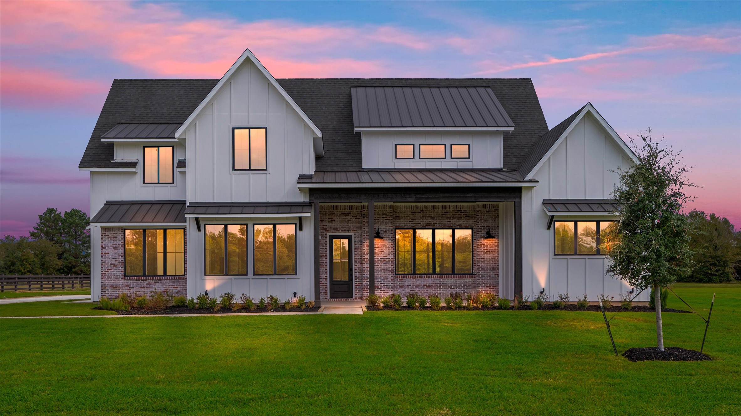 24940 Hopeview Way Montgomery, TX 77356 - Photo 4 of 49 a front view of a house with a garden