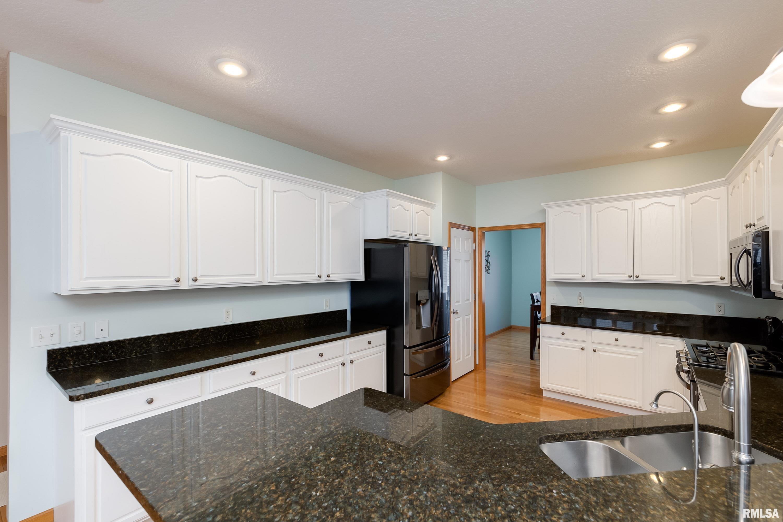 5805 Cardinal Road Bettendorf, IA 52722 - Photo 15 of 39 Gallery Image 15