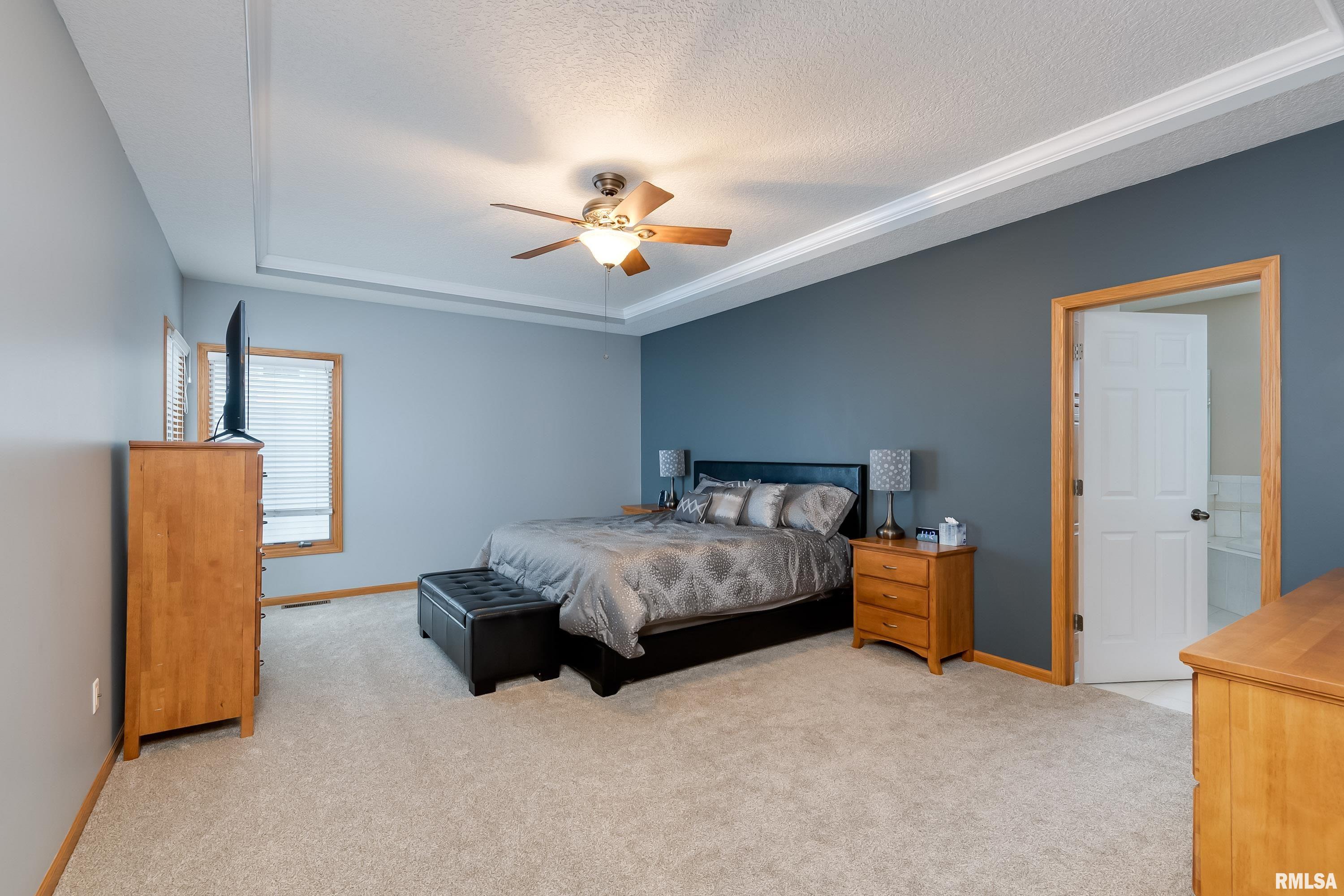 5805 Cardinal Road Bettendorf, IA 52722 - Photo 16 of 39 Gallery Image 16