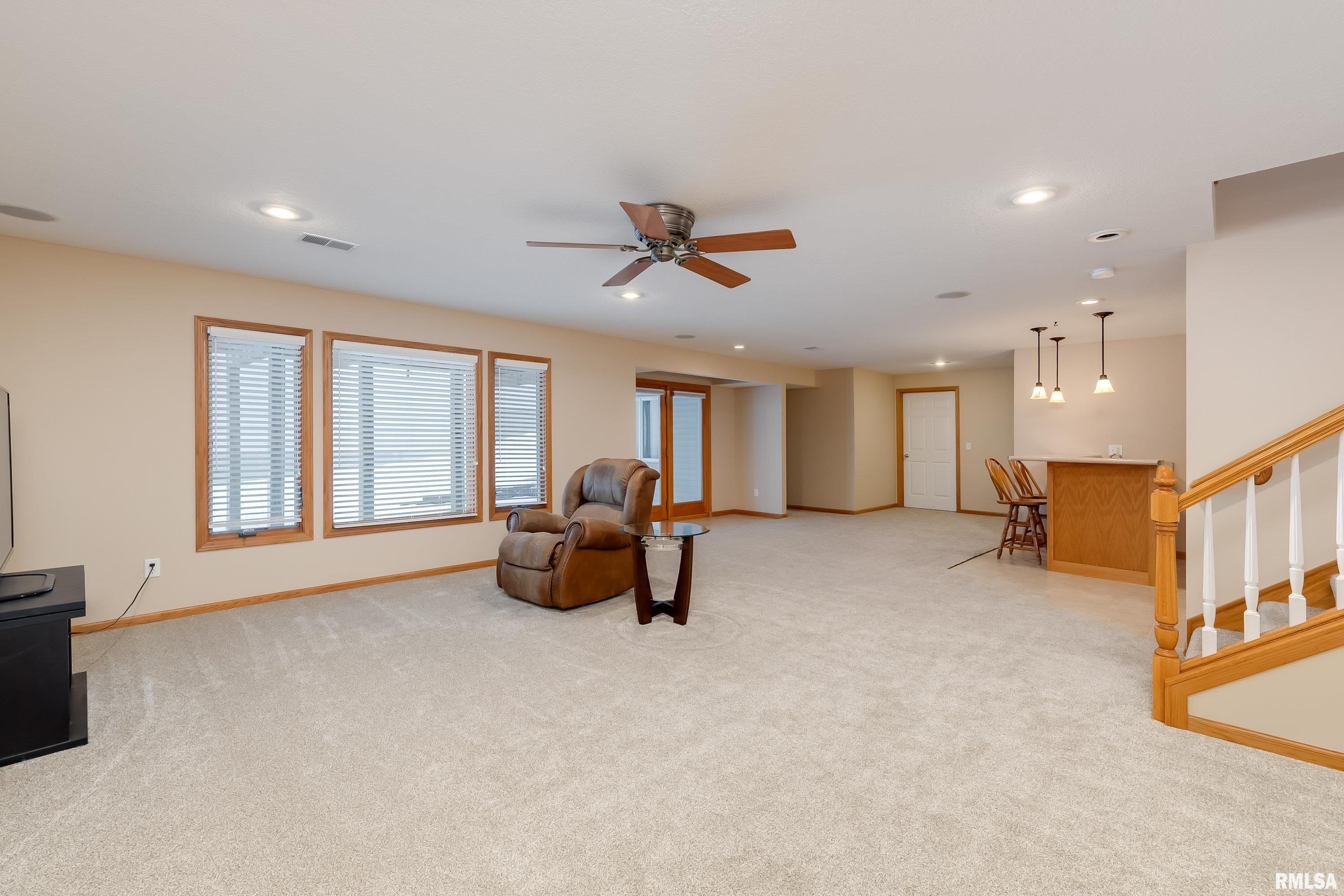 5805 Cardinal Road Bettendorf, IA 52722 - Photo 24 of 39 Gallery Image 24