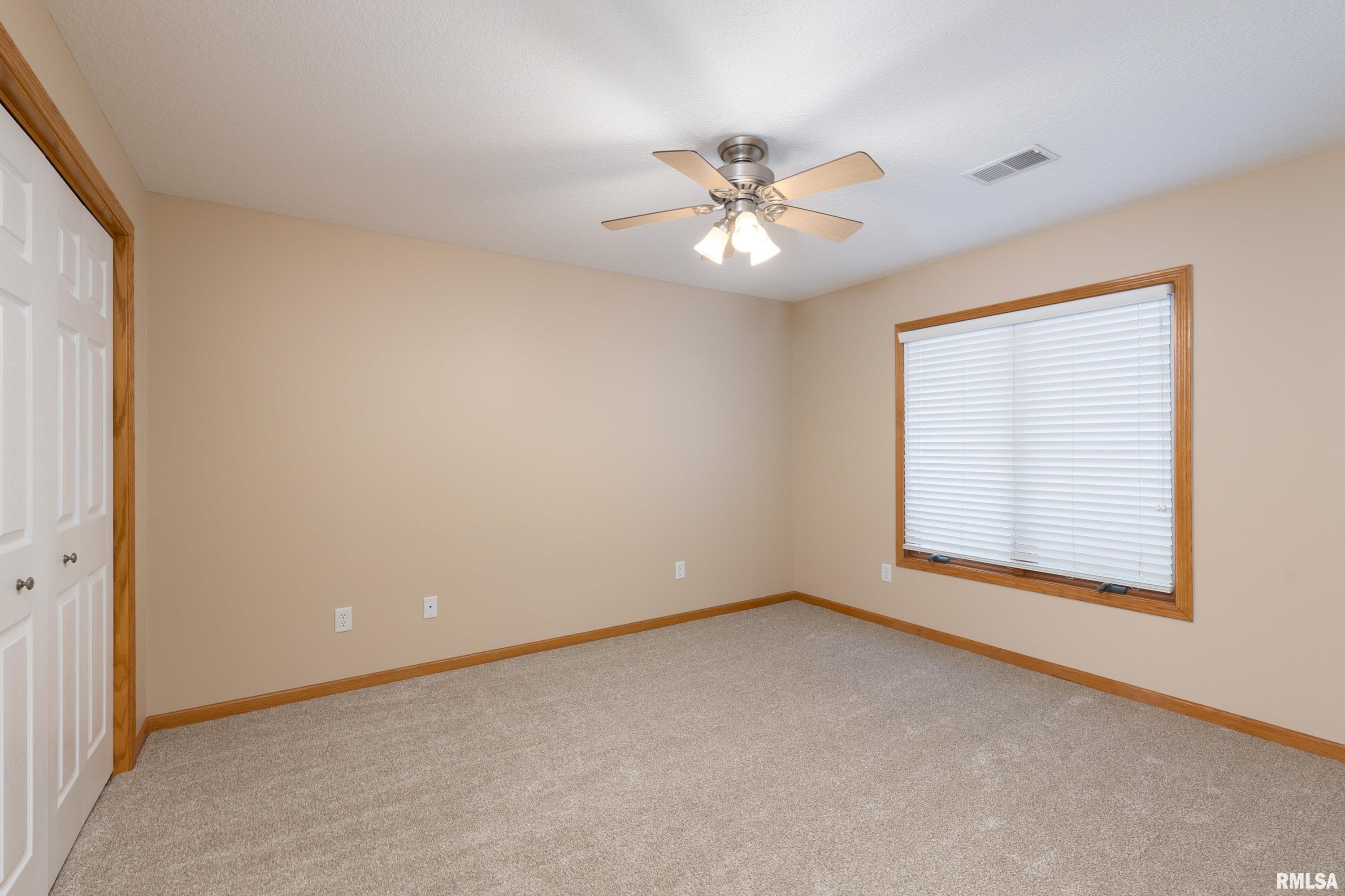 5805 Cardinal Road Bettendorf, IA 52722 - Photo 25 of 39 Gallery Image 25