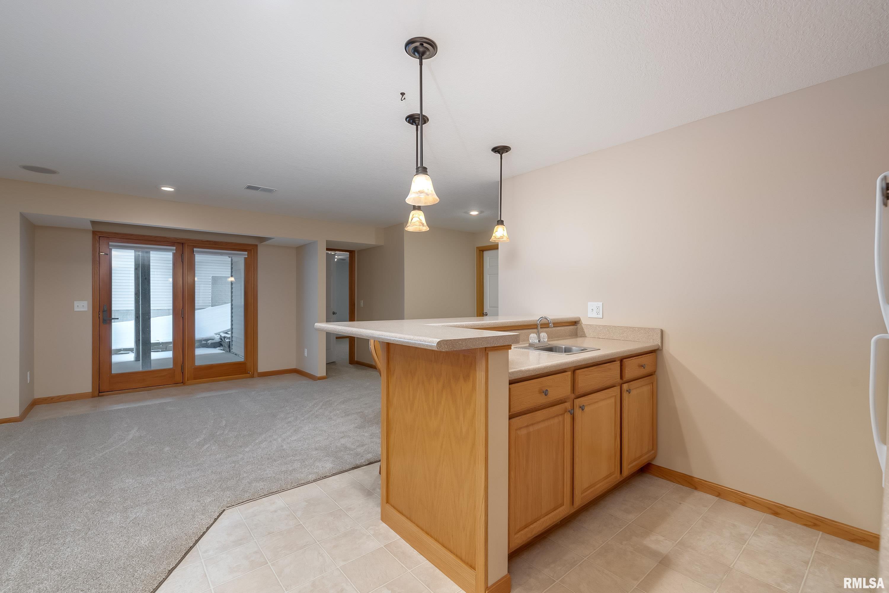 5805 Cardinal Road Bettendorf, IA 52722 - Photo 30 of 39 Gallery Image 30